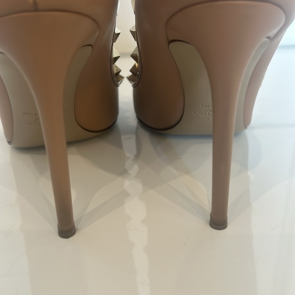 Valentino Garavani Rockstud Stiletto Pumps - Picture 5 of 6